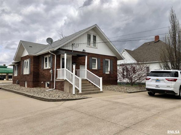 435 W Jackson St, Macomb, IL 61455